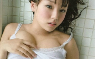 g罩杯美少女丰满双峰乳味诱人 性感美女私房写真